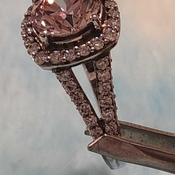 Ring, Simulated pink sapphire, with white CZ Halo, set in 925, size 9 - Picture 3 of 8